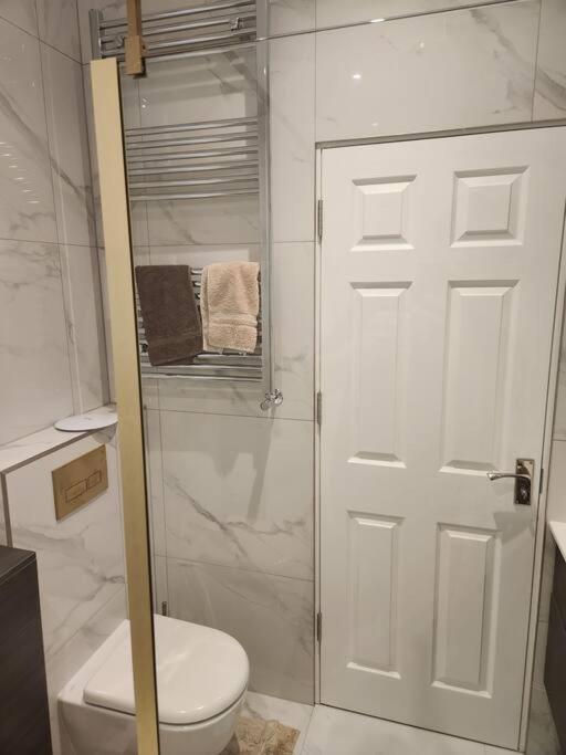 Newly Refurbished 2 Bed Apartment In Paddington London Ngoại thất bức ảnh