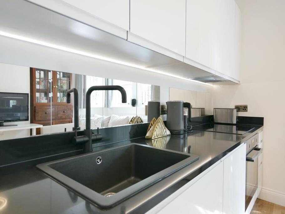 Newly Refurbished 2 Bed Apartment In Paddington London Ngoại thất bức ảnh